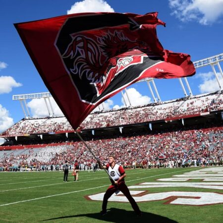 2022 Gator Bowl Preview: Notre Dame Fighting Irish vs South Carolina Gamecocks