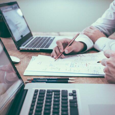 How To Hedge Your Bets To Make A Profit